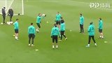 C罗训练场上“翻车”！ 媒体镜头前秀杂耍 结果...