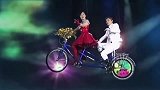 凤凰传奇经典歌曲《月亮之上》无论过去多少年，再听依旧带感