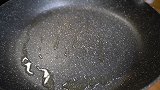 做煎饼就像做人，脸要够大够圆