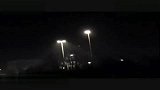 实拍俄罗斯夜空低空飞行的三角形UFO
