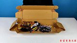 小泽买来了新款黄金加特林机关枪玩具，摇动把手就可以发射子弹