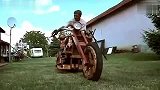 生活-牛人自制木制摩托车.上路一样拉风！