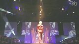 青春靓丽模特t台秀：三个女神超模上演一部时尚大片！