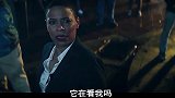 人类在灾难面前，总是多么的渺小，就像一粒尘埃一样脆弱！