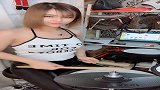 美女小姐姐的架子鼓打的好棒啊，大家知道这是什么歌曲吗