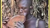 非洲部落的大嘴族，刚出生就要带上这种圆盘
