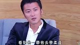张柏芝二儿子哭唧唧找谢霆锋，注意谢霆锋的反应，张柏芝感动落泪