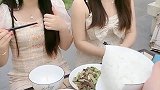 这两姐弟绝对是亲生的