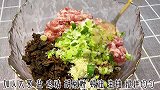突然想吃梅干菜肉饼了，虽然不会正宗的配方，但自己的做法也不赖