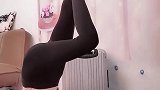 瑜伽美女秀才艺高难度的表演值得赞！