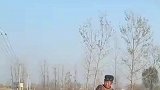 女子带姑姑回家路遇奶奶，假装问路未被认出