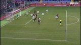 第17分钟热那亚球员克里斯蒂安·罗梅罗射门
