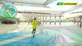 世界杯-14年-巴西开幕式·残疾青年朱莉亚诺·平托在高科技帮助下为本届世界杯开球-花絮