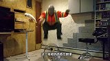 鹦鹉骂脏话，小伙一怒之下把它关进笼子，第二天意外发生了