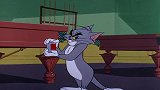 猫和老鼠：无毛的汤姆看着无毛的杰瑞，俩蠢货笑到躺地！