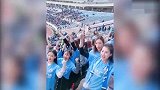 要去现场看球了！大连一方看台上的美女小姐姐助威团为主队呐喊