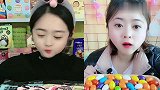 美女直播吃果冻小零食、七彩泡泡糖，一口超过瘾，我向往的生活
