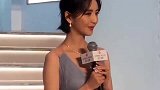 有一种天鹅颈叫佟丽娅，这样的身材穿礼服才叫惊艳呢