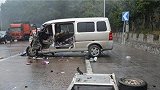 宁夏银川两超载小车相撞 致6死14伤