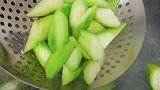 丝瓜炒油条做法，简单家常还好吃