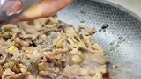 妈妈做的蘑菇炒肉最好吃