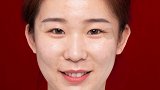 “不能说一点儿像，可以说毫不相干”——知名网友 结婚证件照  雨巷