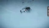 碉堡了！驾驶汽车雪地玩漂移