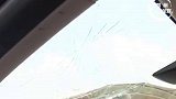 惊险！特斯拉突然黑屏车主被困车内十多分钟险窒息！