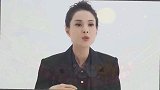 55岁李若彤穿浅蓝色古装，手拿鲜花尽显高贵优雅