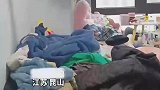 妈妈本想帮女儿打扫房间，眼前景象居然让她血压瞬间飙升