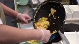 新加坡餐厅用机器人炒饭，网友：没有灵魂的炒饭  炒饭