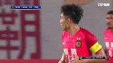 穿了滑板鞋？恶搞恒大队员天河频频摔倒 艾克森复制穆勒搞笑战术