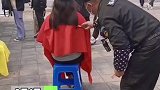 上海：学校宿管阿姨和保安大叔免费为学生理发