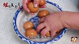 1分钟教你茶叶蛋正确做法，茶香浓郁，入味可口，3块钱做一锅