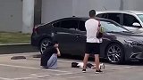 想咋闹咋闹，我们静静看你表演