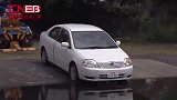 牢记！车辆落水后如何逃生