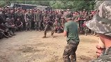 美国小兵跳舞相互“挑战”，看来也就这点本事了