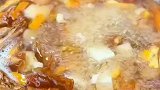 熬好冲水给宝宝喝对治疗积食效果很好、教程在上一个视频