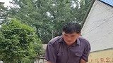 大衣哥终于不用压水井，安装自来水管道，还是这样方便！