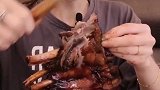 强迫症看着最舒适的吃货画面，一根一根往下掉太爽了！