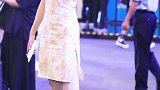 气质这么好的美女和旗袍简直绝配！