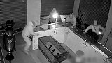 广东广州：戴头套对镜头比耶，盗贼作案前发朋友圈炫耀