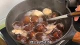 香菇这样做实在太香，不蒸不炒也不煮，外酥里嫩比鲍鱼还营养！