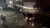 日本黑帮深夜火拼 “山口组”成员当街遭枪击和汽车碾压