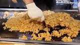 韩国街头特色小吃，铁板培根芝士炒米饭，这也太有食欲了吧