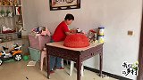 婆婆让儿媳回娘家送饺子，儿媳听完不愿意了，亲自把娘家爸接过来