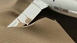 在塔克拉玛干沙漠，发现了一架飞机，不知道里面有没有人