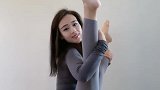 漂亮妹子多才多艺，高难绝活了不得，真是才貌双全