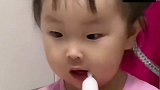 暖宝偷吃雪糕，暖妈要把冰箱门锁起来，暖宝急得帮忙出主意，搞笑