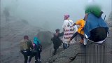 《旅途的花样》：外国小孩初生牛犊不怕虎，花样团看傻眼